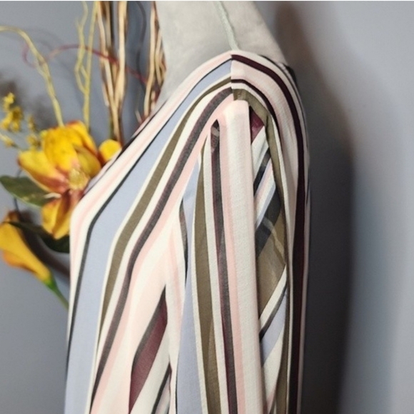 Lane Bryant Cinched Waist Blouse Size 18 NWT - Picture 4 of 10